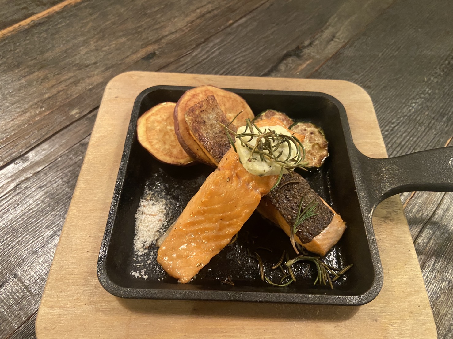 サーモンとズッキーニの香草焼き 海の恵み 食の底力 Japan 公式レシピサイト