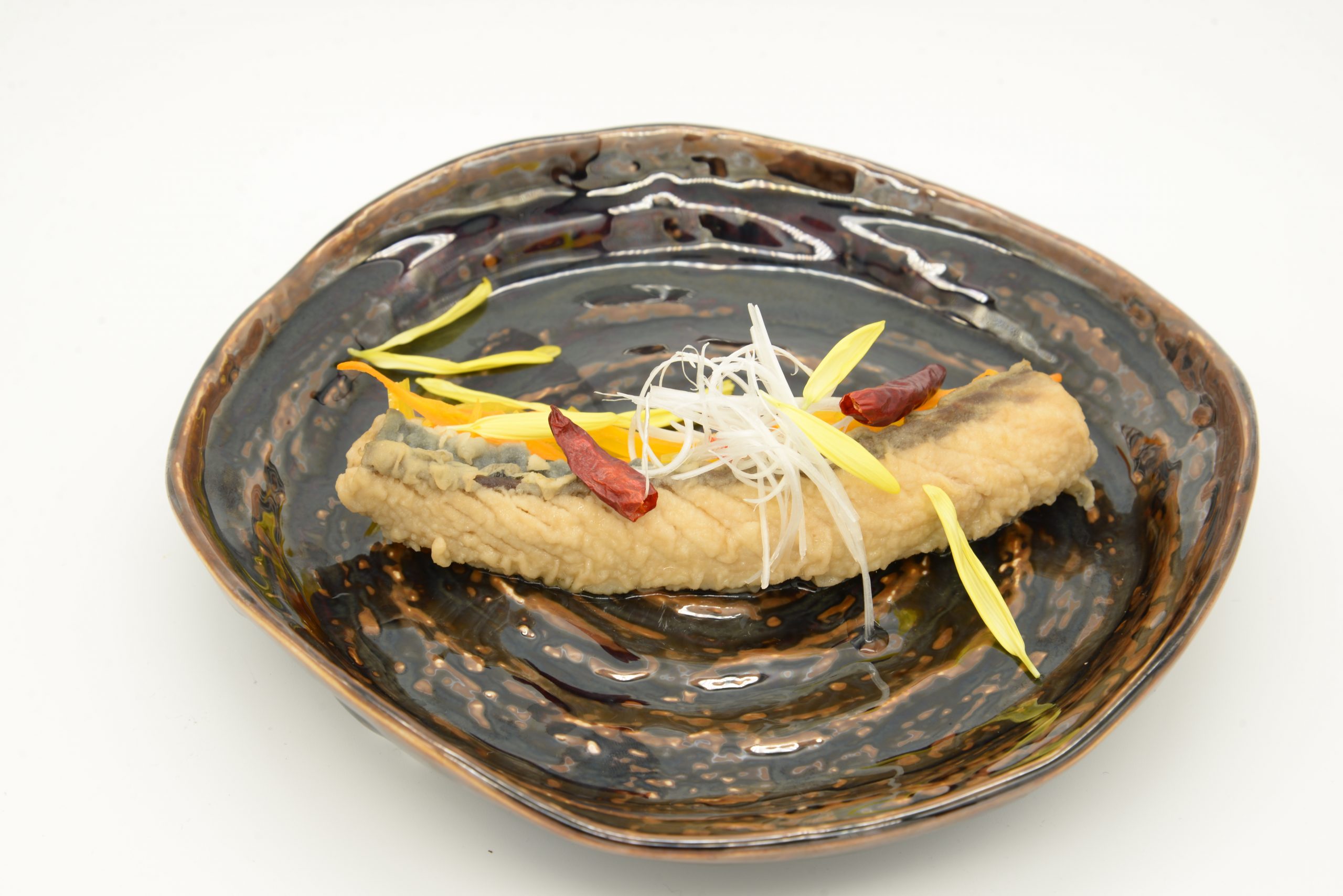 イナダのコンフィ ブリのからすみを添えて 海の恵み 食の底力 Japan 公式レシピサイト イナダのコンフィ ブリのからすみを添えて 海の恵み 食の底力 Japan 公式レシピサイト